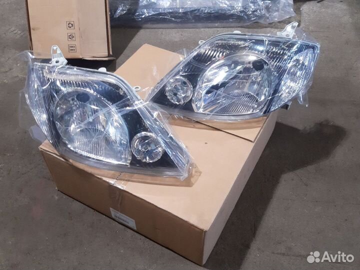 Фара Королла 121