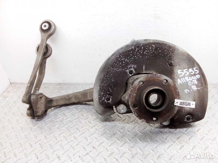 Кулак поворотный правый Audi Allroad C7 4G0407242E