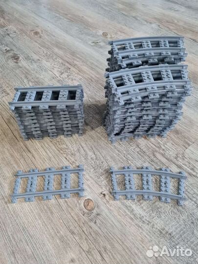 Железная дорога и поезда с вагончиками