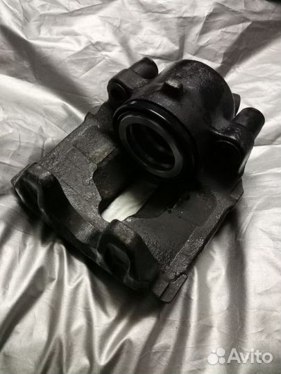 Тормозной суппорт Вольво850/s70