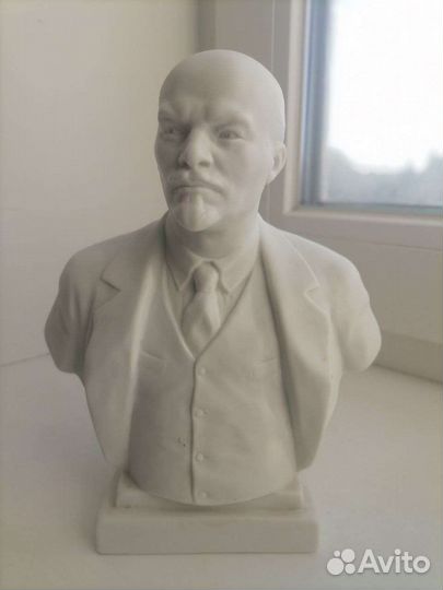 Бюст В.И. Ленина, ск. В.Я. Боголюбов лфз 1970-е гг