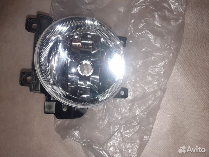 Фара левая (птф) на toyota LC200 оригинал