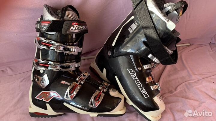 Горнолыжные ботинки
