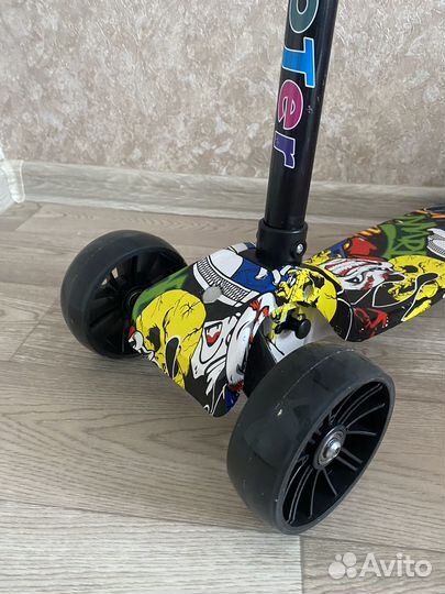 Самокат детский трехколесный
