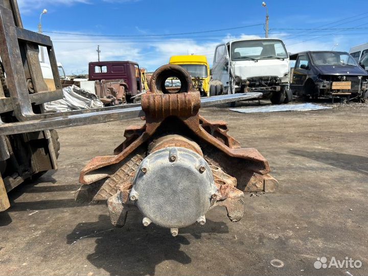 Ось балансира. Маз 5336 бортовой ямз 238М2 1998