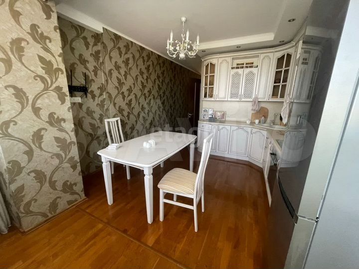 2-к. квартира, 73 м², 14/16 эт.