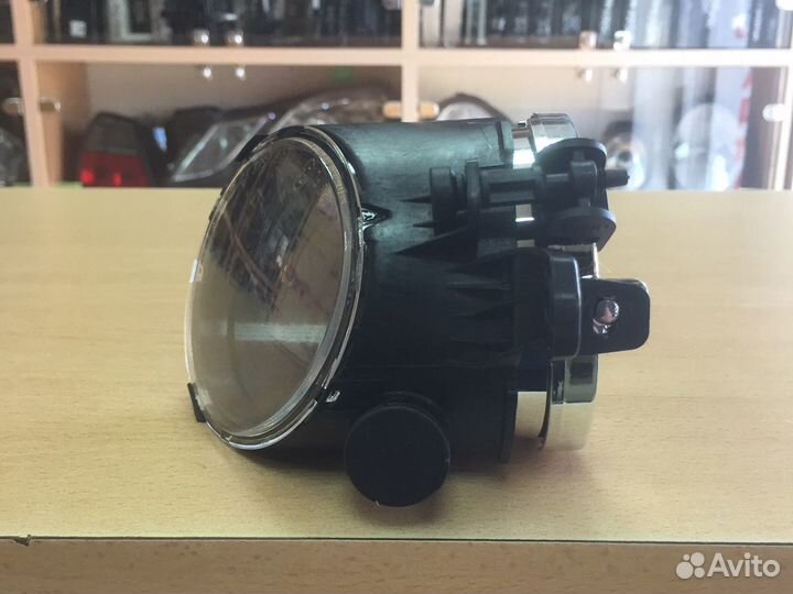 Фара противотуманная Вольво S80, V70, XC70