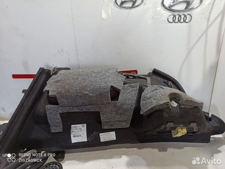 Обшивка багажника(левая) (Audi Q8)