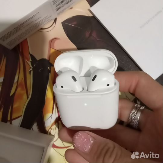 Беспроводные наушники apple airpods