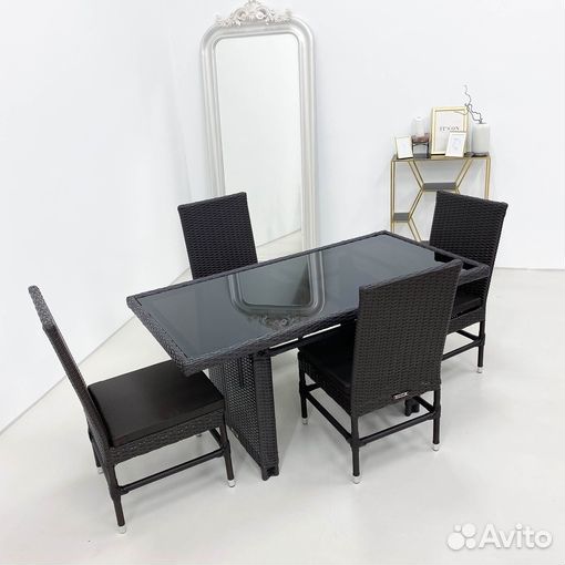 Плетеный стул