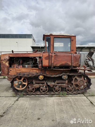 Трактор ВгТЗ ДТ-75, 1990