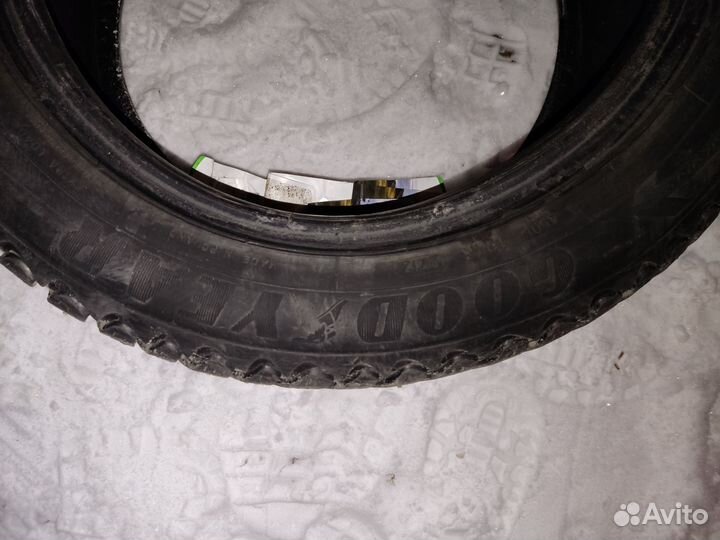 Goodyear Ultragrip Ice Arctic 205/55 R16