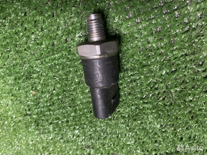 Датчик давления топлива Mersedes W202