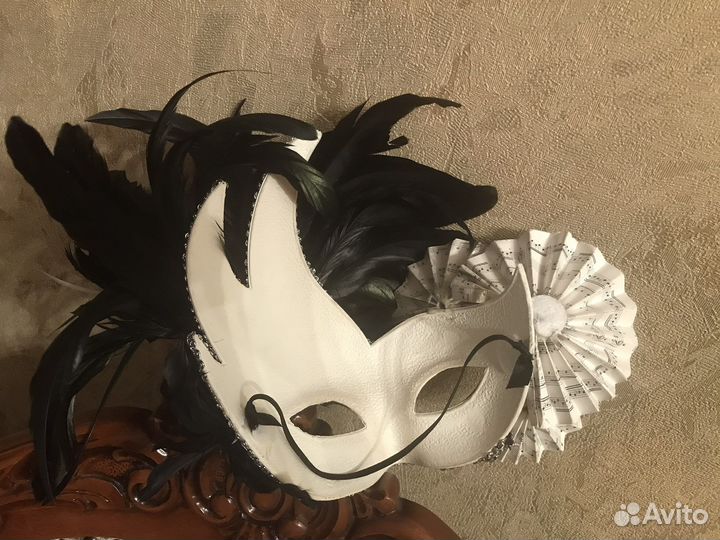 Маска Веницианская,карнавальная с перьями