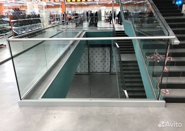 Стеклянные ограждения лестницы от производителя