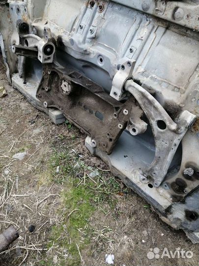 Передний подрамник VW passat B6