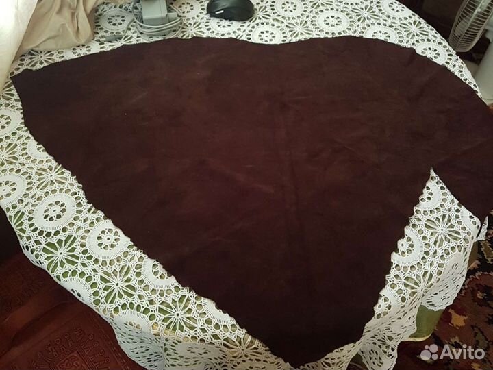 Кусок замши и отрез мебельной ткани