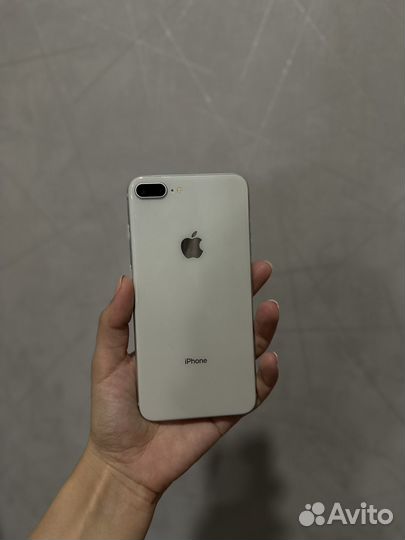 iPhone 8 Plus, 64 ГБ