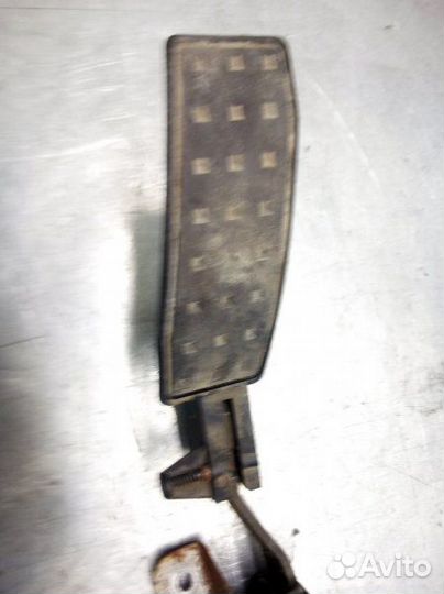 Педаль газа Cadillac Cts 2010