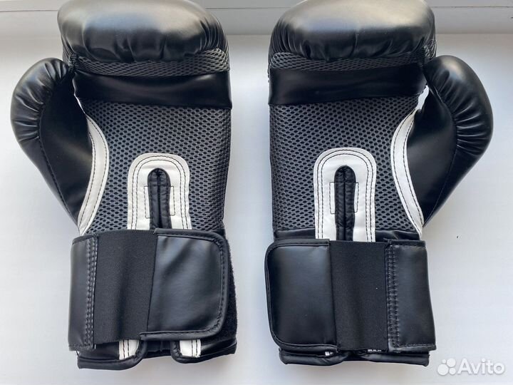 Боксерские перчатки everlast 10 oz