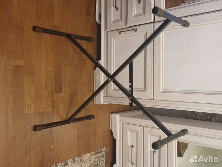 Подставка под синтезатор