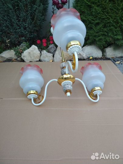 Люстра потолочная трехрожковая