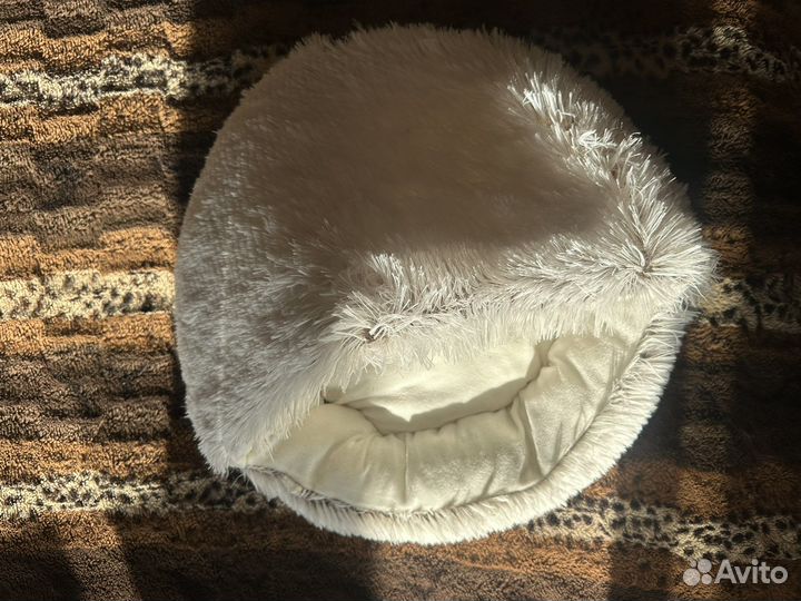 Лежанка для кошки или небольшой собаки