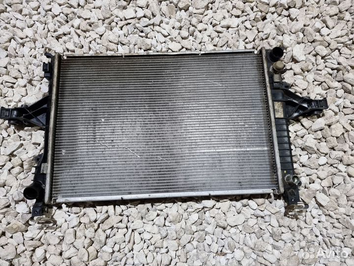 Радиатор охлаждения Вольво S60