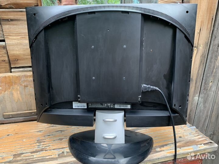 Монитор для компьютера б/у ViewSonic VX2435WM