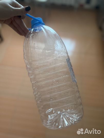 Отдам бесплатно бутылки 5л/ 1,5 л