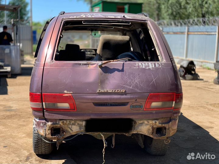 В разборе Toyota estima