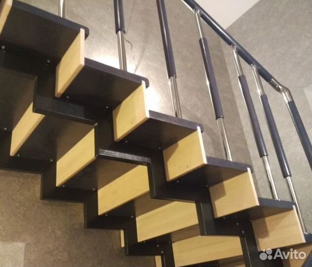 Сварной Каркас Забежной Лестницы на Второй Этаж
