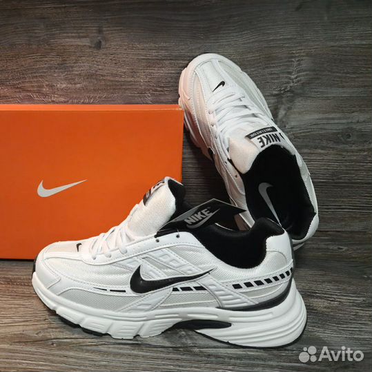 Кроссовки Nike белые мужские артикул 2406