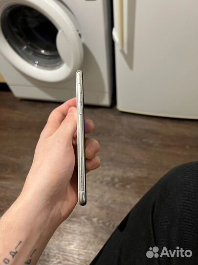 iPhone X, 64 ГБ