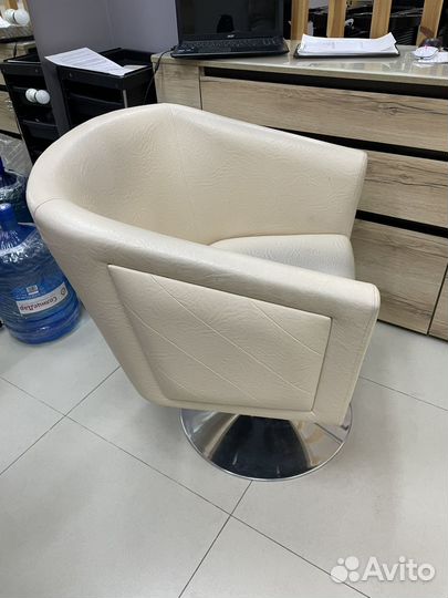 Парикмахерское кресло бу