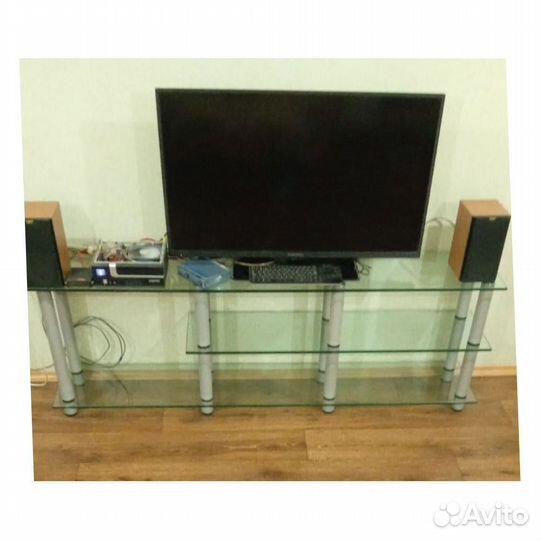 Полка-подставка стеклянная TV