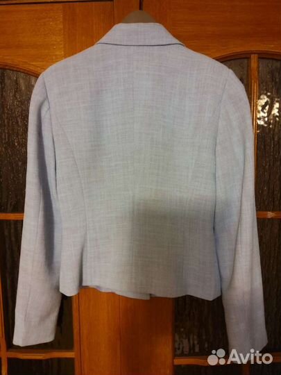 Костюм женский с юбкой 42 размер