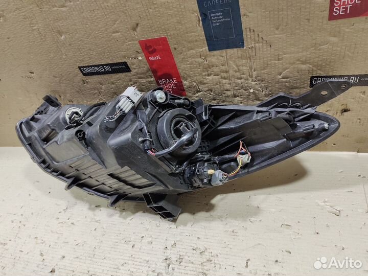 Фара правая mazda 2 2010 год