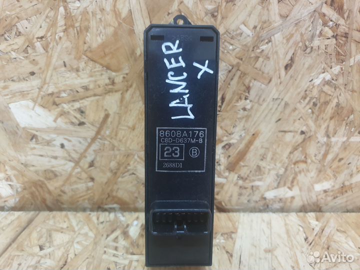 Блок управ стеклоподъемниками Mitsubishi Lancer10