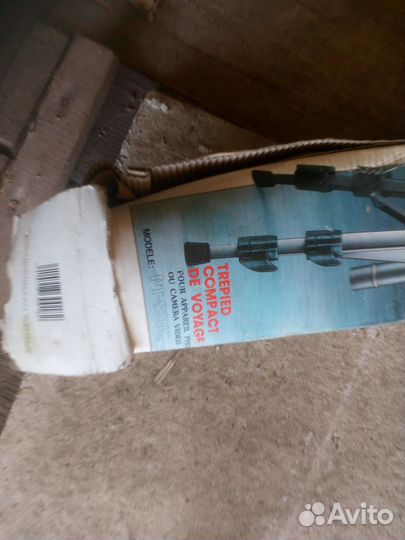 Штатив для видеокамеры профессиональный