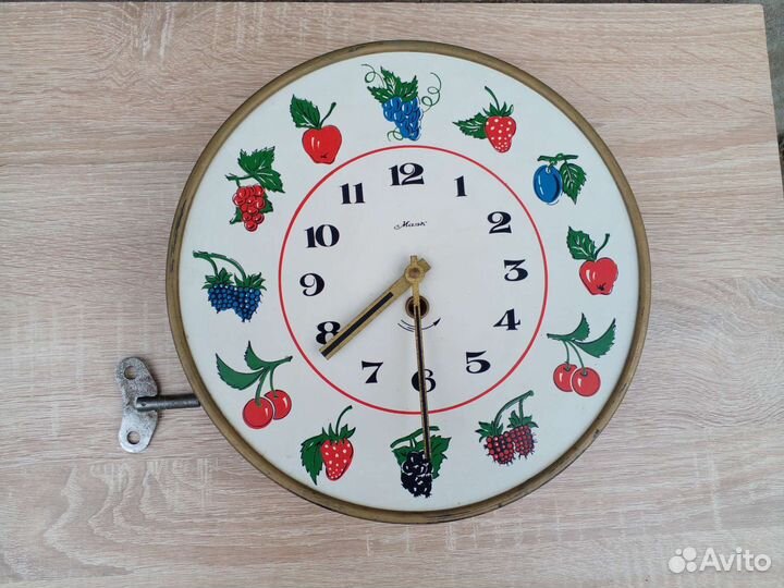 Часы настенные СССР Маяк механические