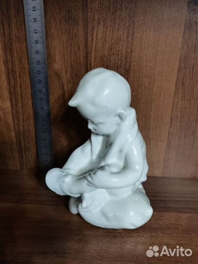 Статуэтка фарфор 