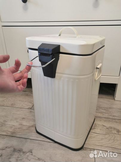 Мусорный бак zara