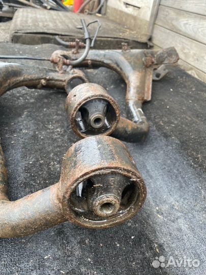 Рычаг подвески верхний задний Land Rover Discovery