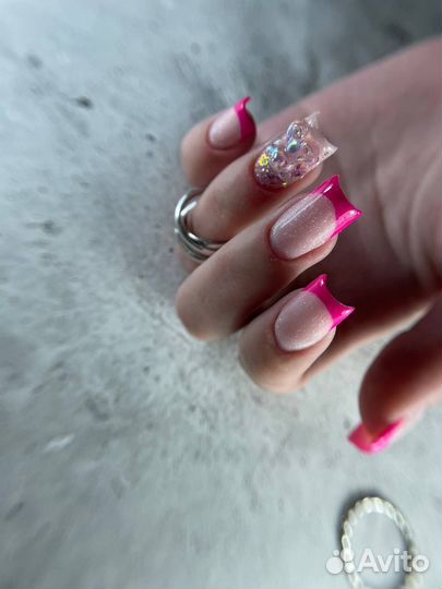 Нужна модель на маникюр