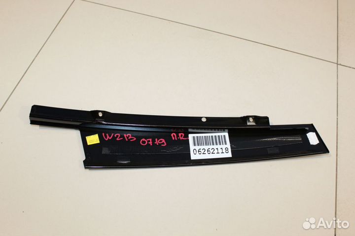 Накладка рамки двери передней правой Mercedes E-kl