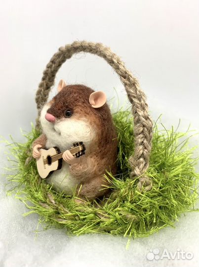 Мягкая игрушка хомяк с гитарой ручная работа