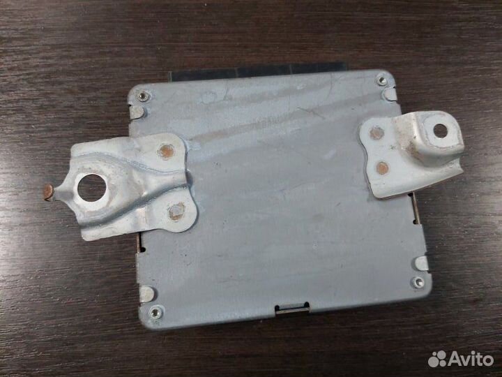 Блок управления подвеской Toyota Land Cruiser