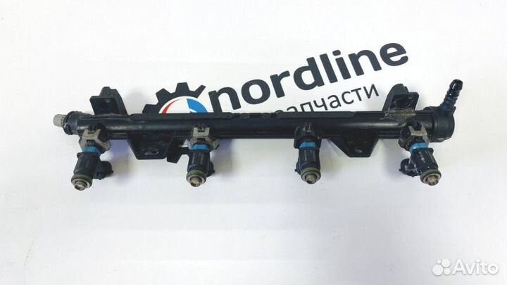 Топливная рампа с форсунками Volkswagen Polo Sedan