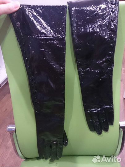 Перчатки лак.кожа